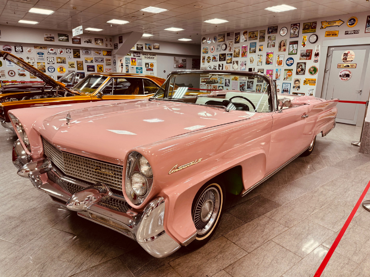 Автомузей Ника Панули, Lincoln Continental Mark III Convertible