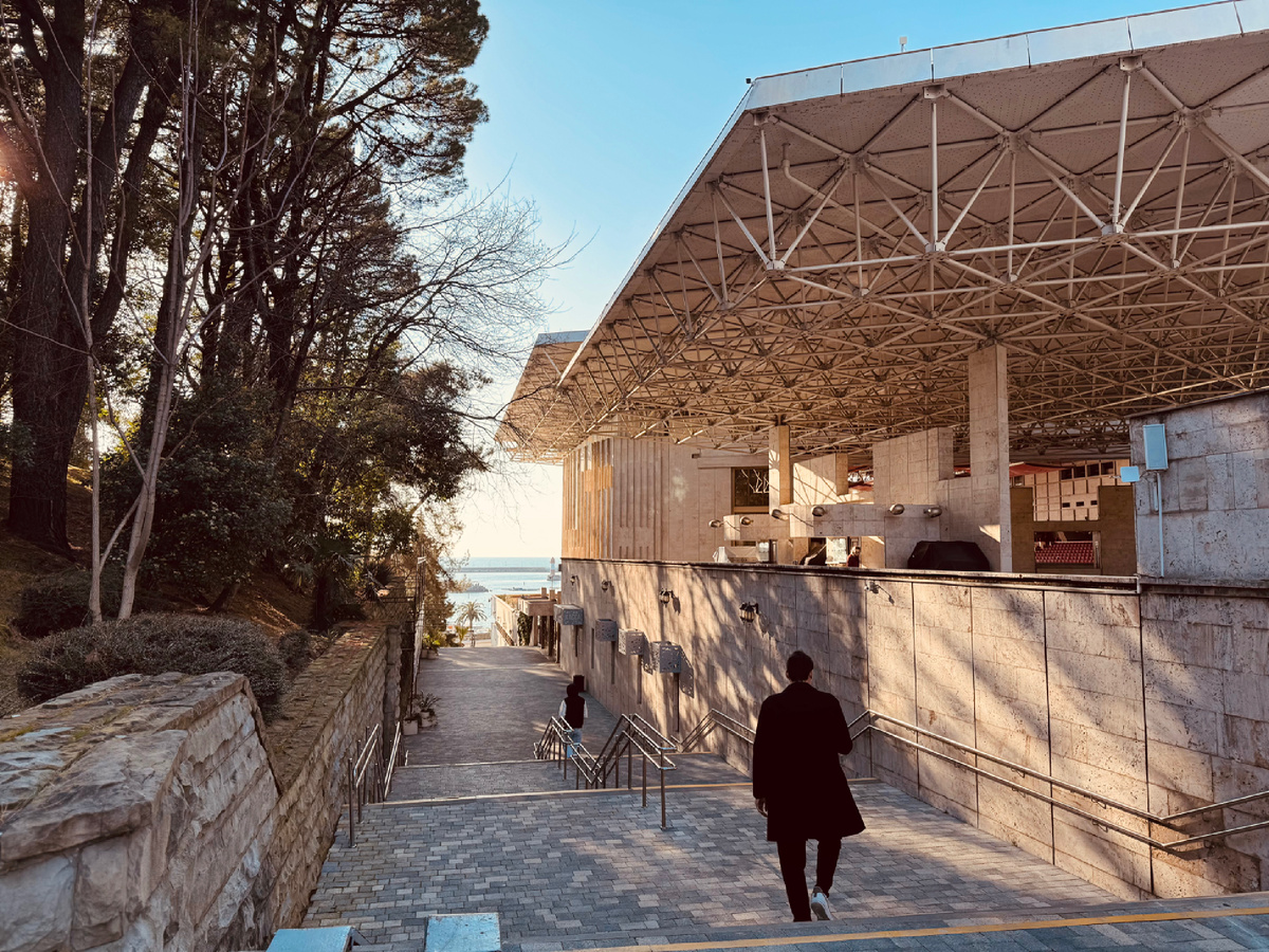 Лестнице на ценральную набережную, г. Сочи