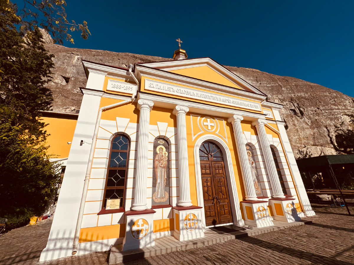 Церковь Святой Троицы, Инкерманский Свято-Климентовский пещерный монастырь, Крым