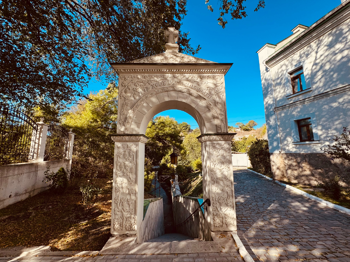 Инкерманский Свято-Климентовский пещерный монастырь, Крым