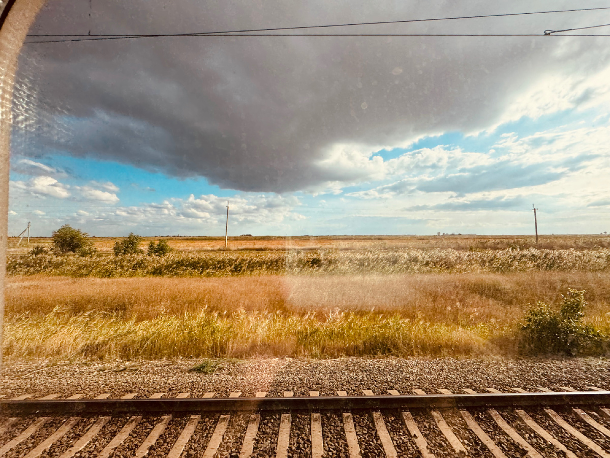 Поезд "Таврия" Санкт-Петербург - Симферополь, просторы нашей Родины